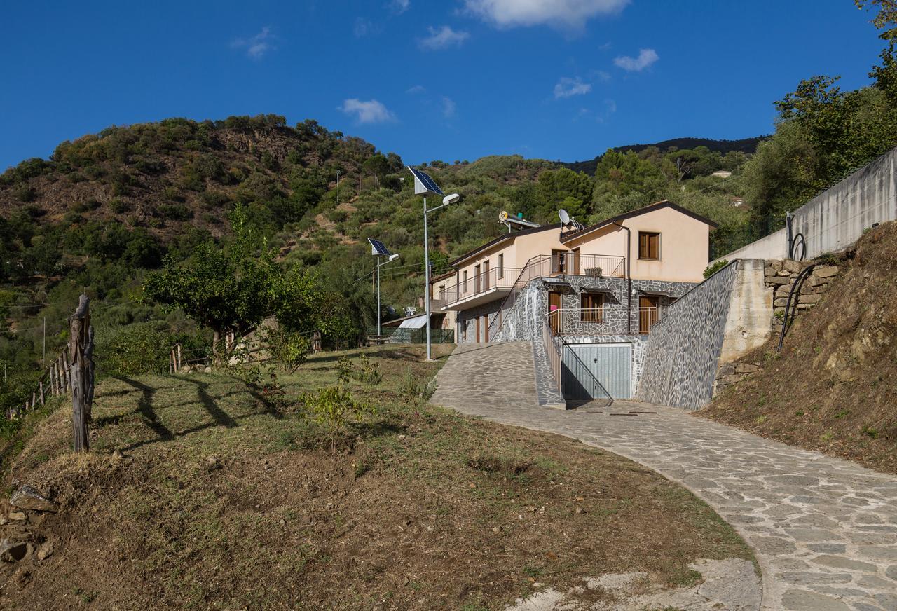 Turismo Rurale Il Sole Vila Sant'Angelo di Brolo Exterior foto